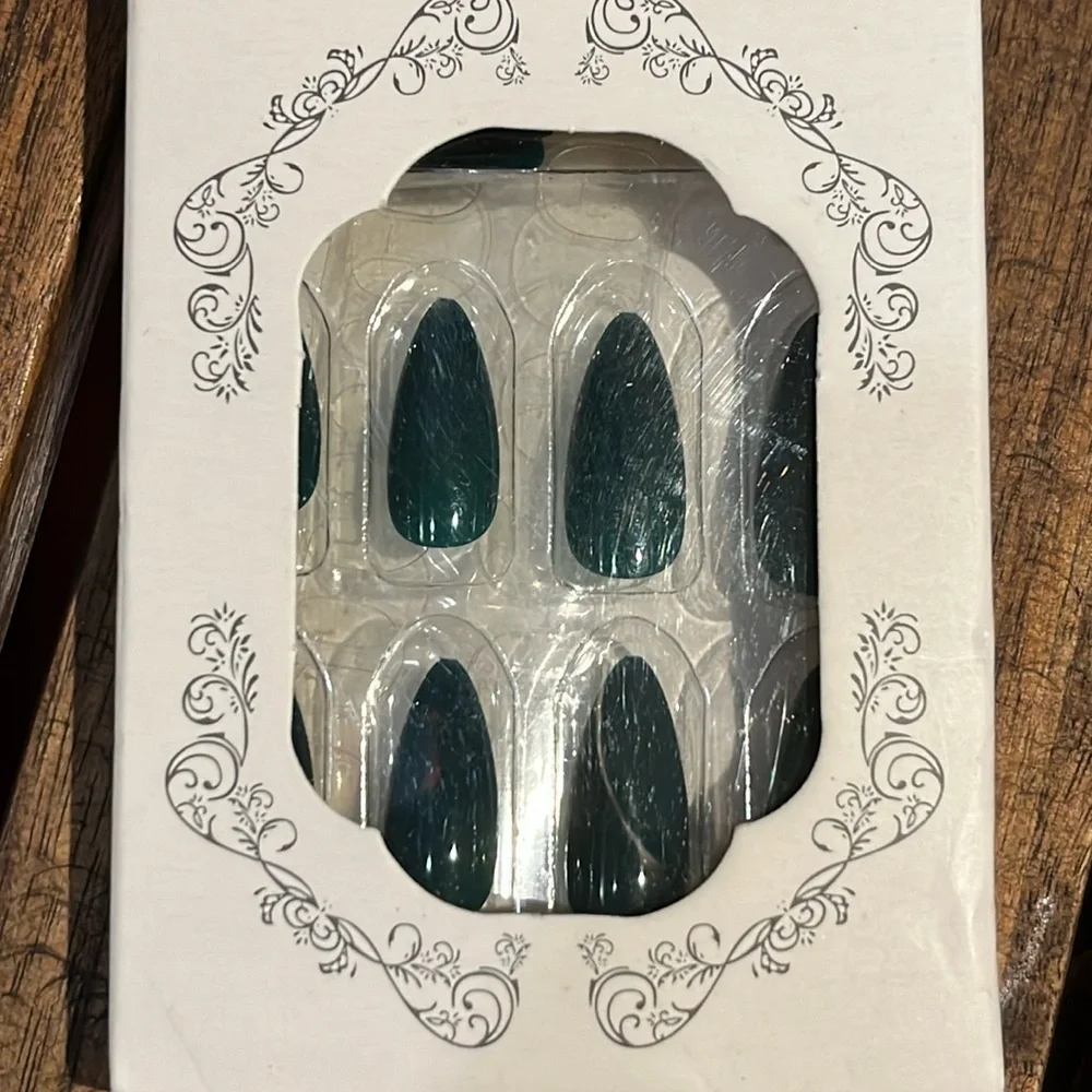 Green New Press on Nails DIY NIP - Picture 2 of 2